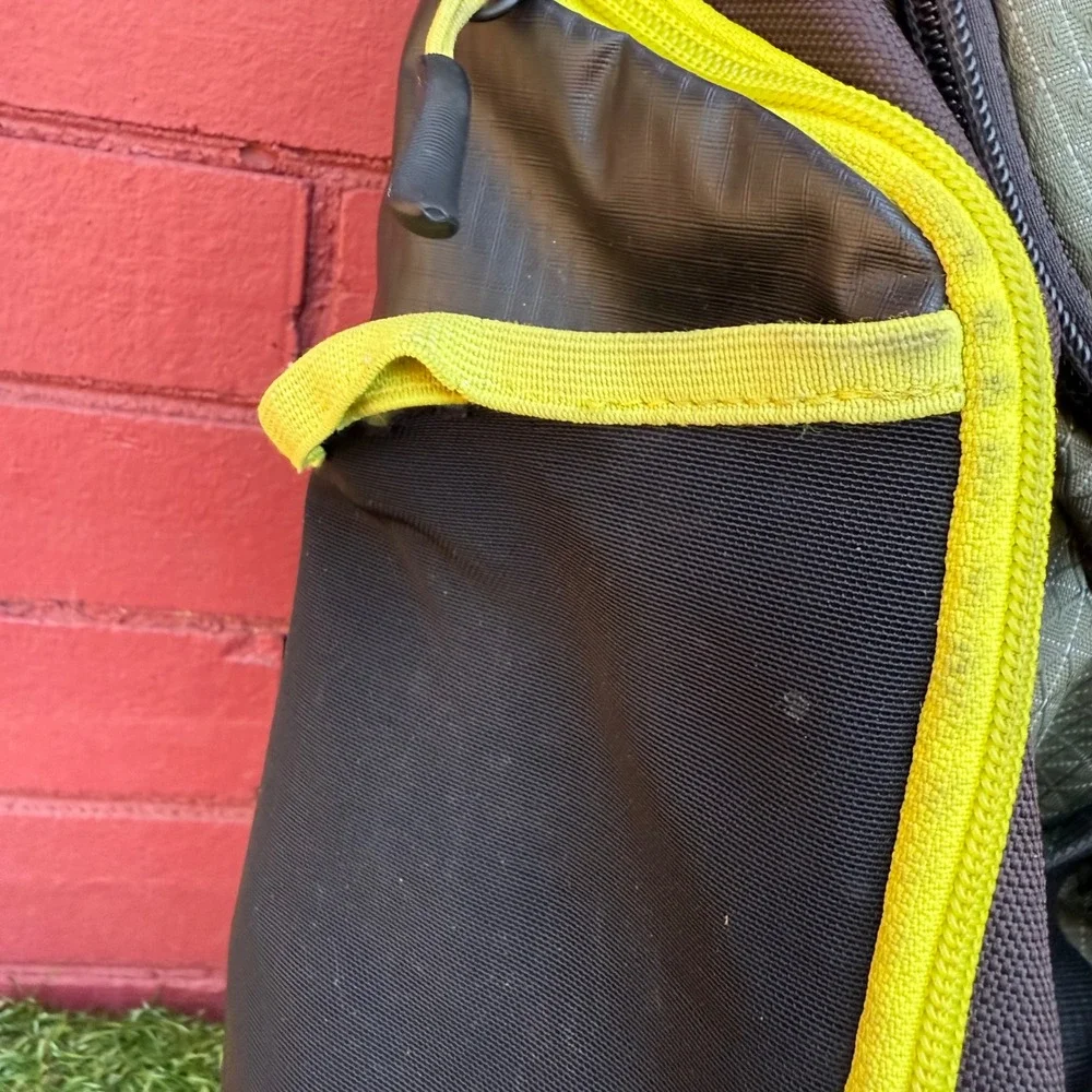 Oakley‎ Link Pack Backpack Bag Black Yellow Olive Green Hiking Camping Travel
